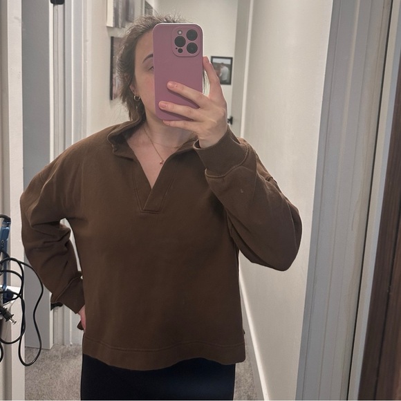 Old Navy Women’s Brown Pullover Sweatshirt - Picture 4 of 4